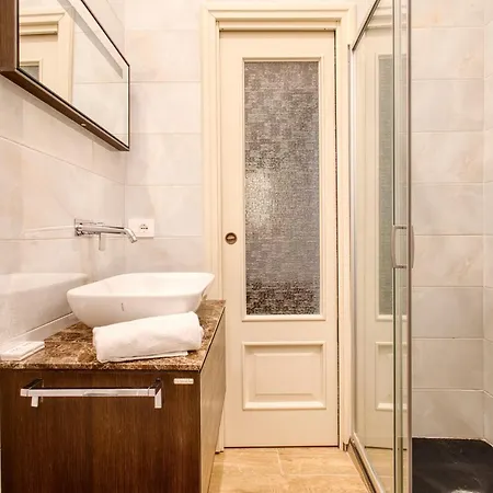 Joivy Modern 1-bedroom Flat Near The Centre Of 밀라노